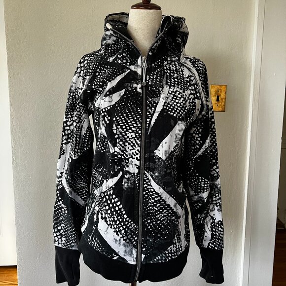 lululemon athletica Tops - Lululemon Black & White Abstract Print Full-Zip Hoodie - Size 4